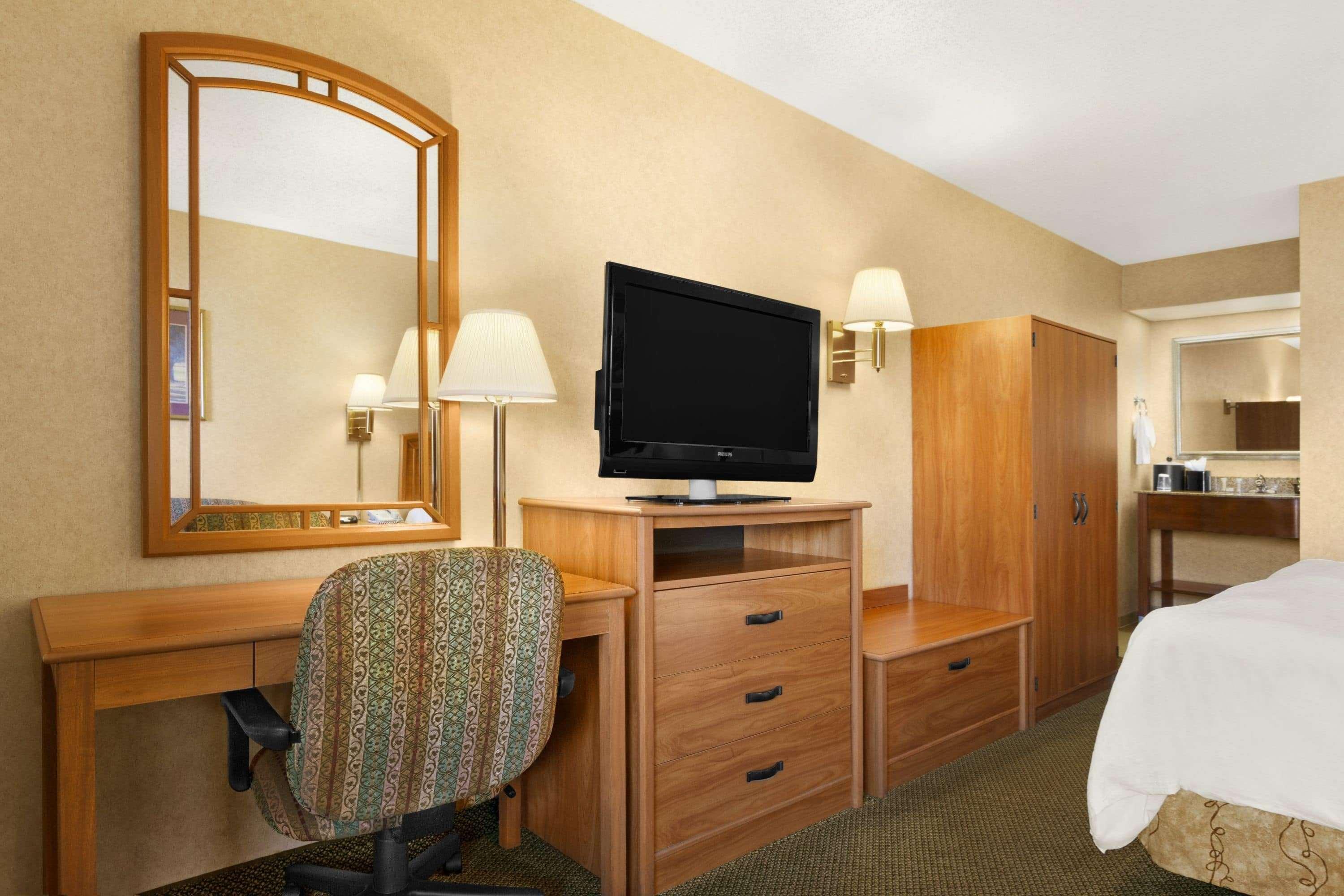 Howard Johnson By Wyndham Greensboro Near The Coliseum Luaran gambar
