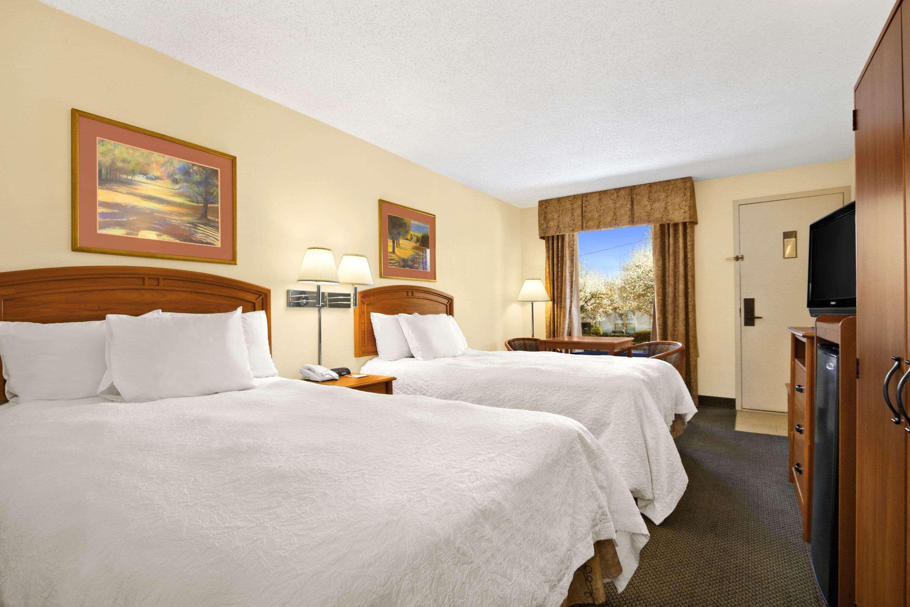 Howard Johnson By Wyndham Greensboro Near The Coliseum Luaran gambar