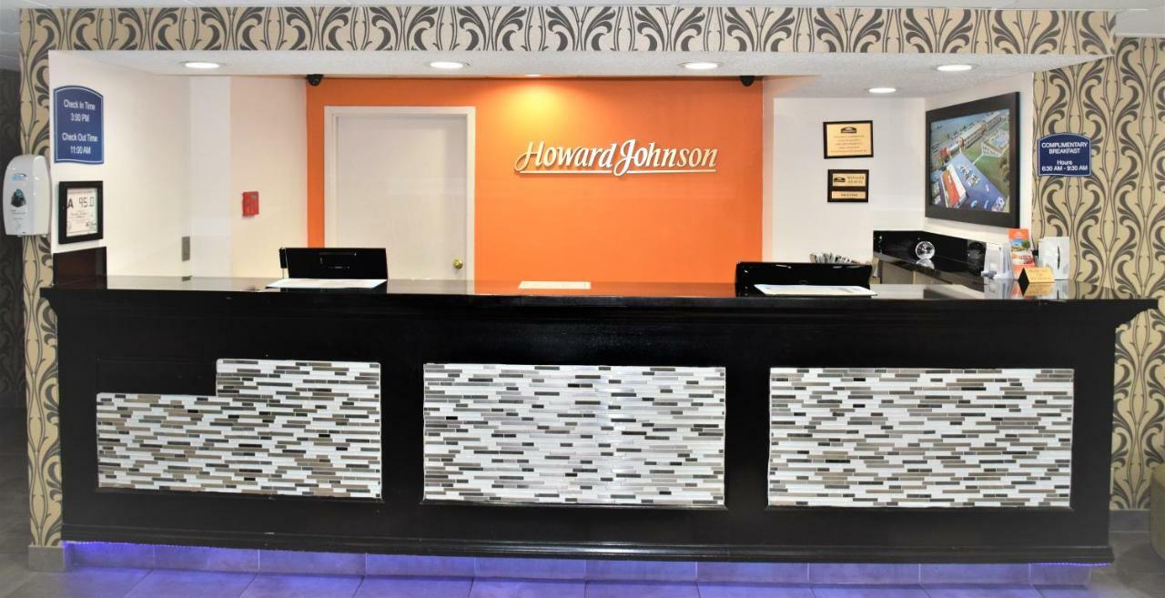 Howard Johnson By Wyndham Greensboro Near The Coliseum Luaran gambar