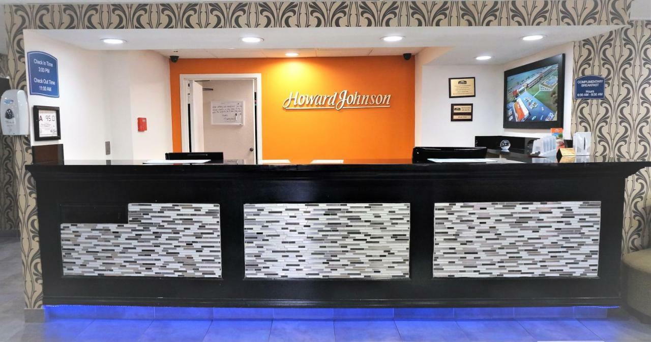 Howard Johnson By Wyndham Greensboro Near The Coliseum Luaran gambar