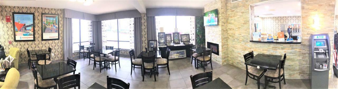 Howard Johnson By Wyndham Greensboro Near The Coliseum Luaran gambar